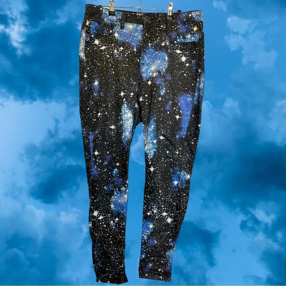 Hybrid & Company Women's Skinny Jeans - Black and Blue Galaxy Print